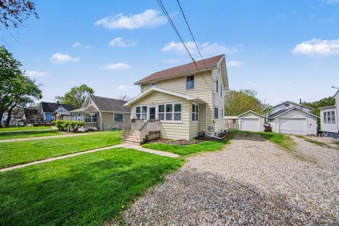 Photo of 342 N Grinnell Street, Jackson, MI 49202 (MLS # 26018832)