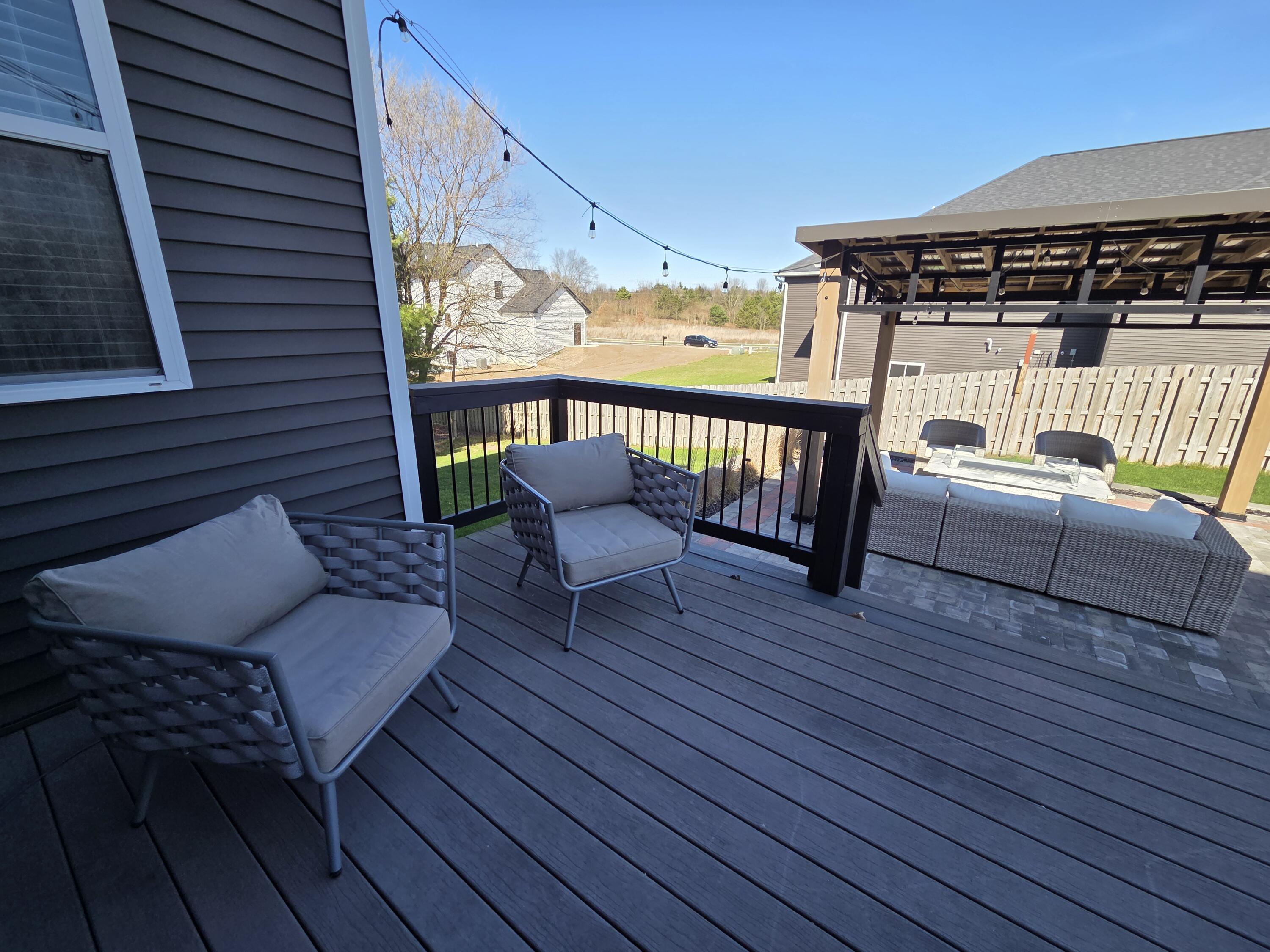 Kalamazoo, Michigan 49009, United States, 5 Bedrooms Bedrooms, ,4 BathroomsBathrooms,Residential,Pending,111228