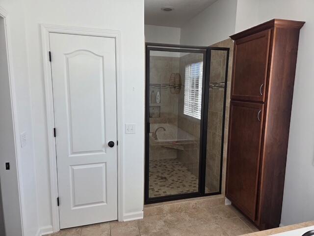 Kalamazoo, Michigan 49009, United States, 5 Bedrooms Bedrooms, ,4 BathroomsBathrooms,Residential,Pending,111228