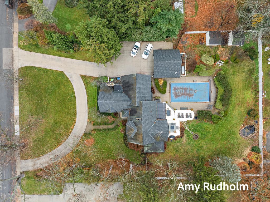 Photo of 522 E River Street, Spring Lake, MI 49456 (MLS # 25060282)