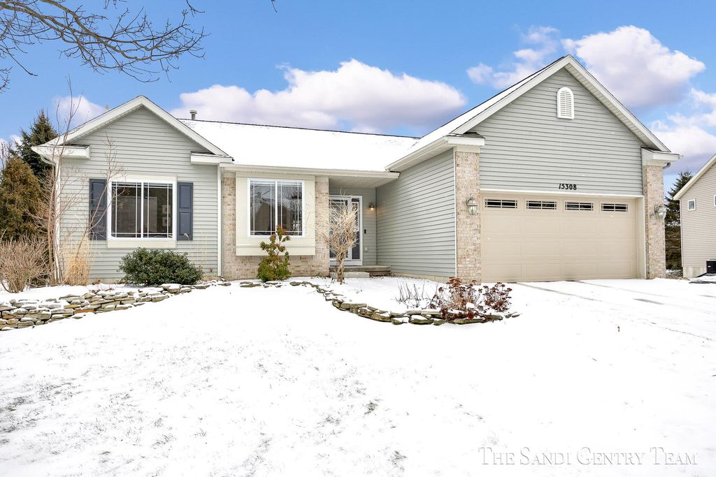 Photo of 15308 Saddlebrook Court, Grand Haven, MI 49417 (MLS # 26007188)