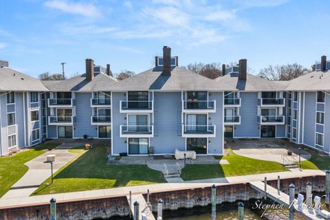 Photo of 400 Lakeview Court #19, Spring Lake, MI 49456 (MLS # 26013185)