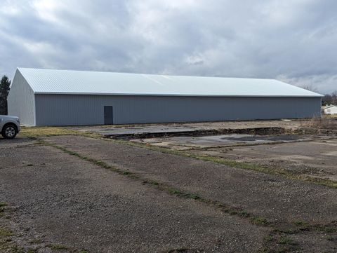 Photo of 1020 E Mosherville Road, Jonesville, MI 49250 (MLS # 24035495)