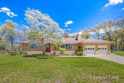 Photo of 3160 Dorais Drive NE, Grand Rapids, MI 49525 (MLS # 26021873)