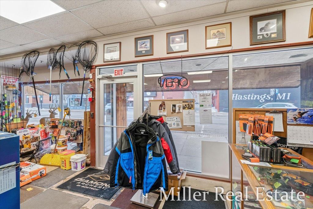 Photo of 111 S Jefferson Street, Hastings, MI 49058 (MLS # 26005100)