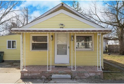 1210 E Bernhard Avenue, Hazel Park, MI 48030 - MLS#: 25010807