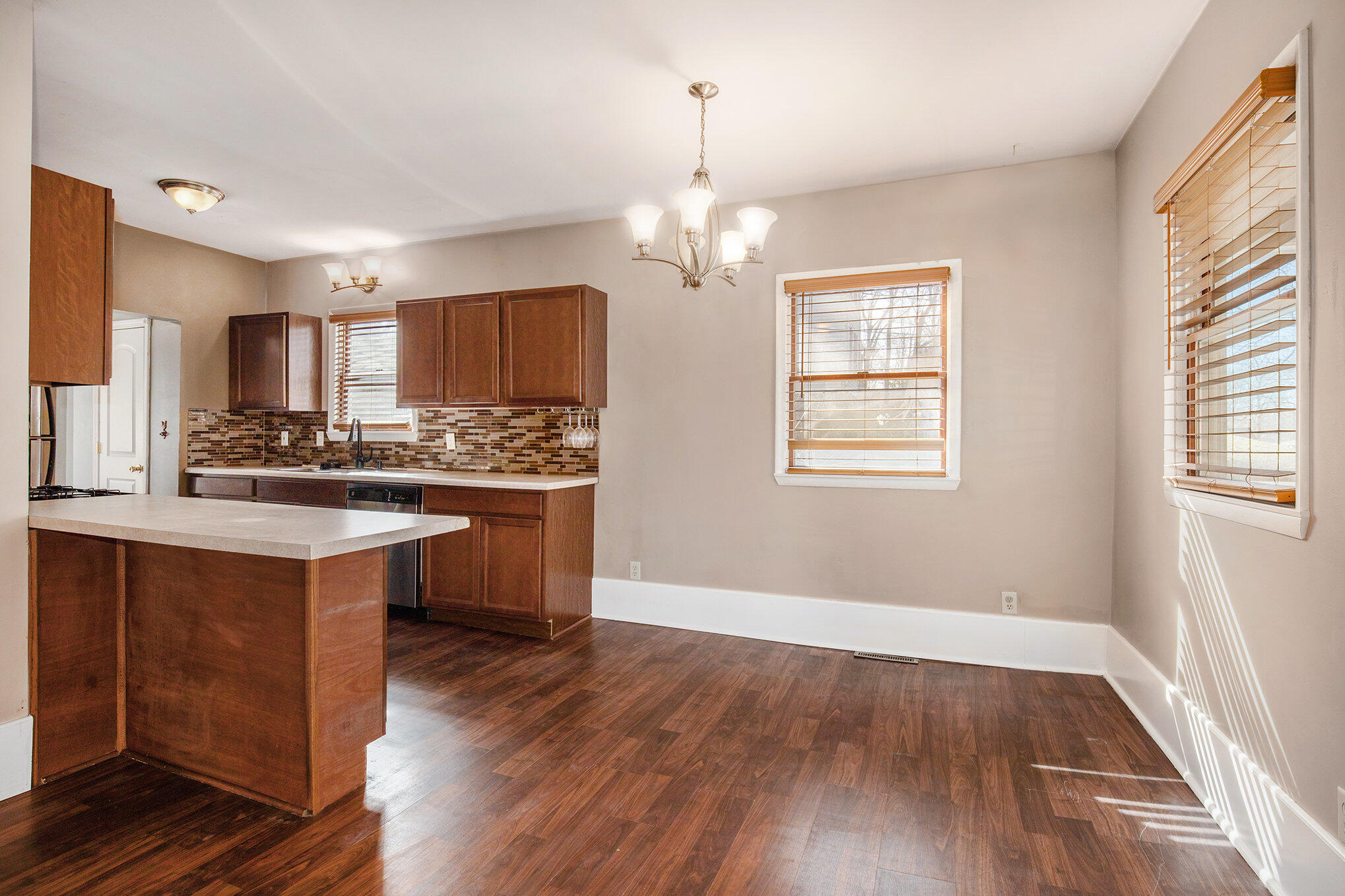 Ionia, Michigan 48846, United States, 3 Bedrooms Bedrooms, ,2 BathroomsBathrooms,Residential,Active,88624