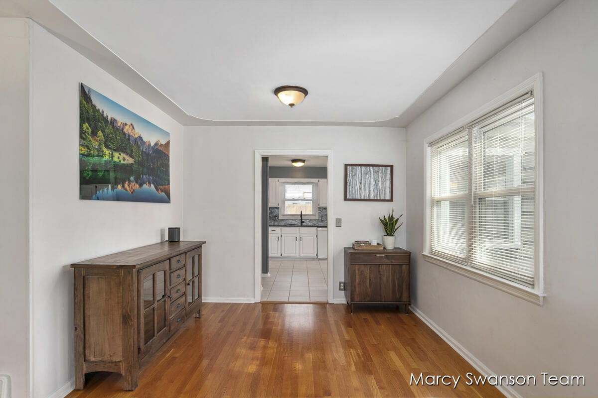Photo 10 of 33 of 220 Holmdene Boulevard NE house