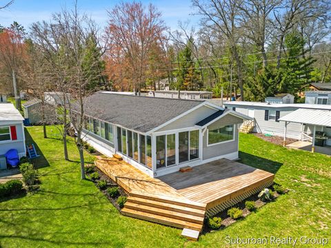 Photo of 8224 W Pine Grove Beach Drive, Baldwin, MI 49304 (MLS # 26018967)