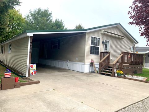 Photo of 7283 White Swan Lane, Ludington, MI 49431 (MLS # 26024008)