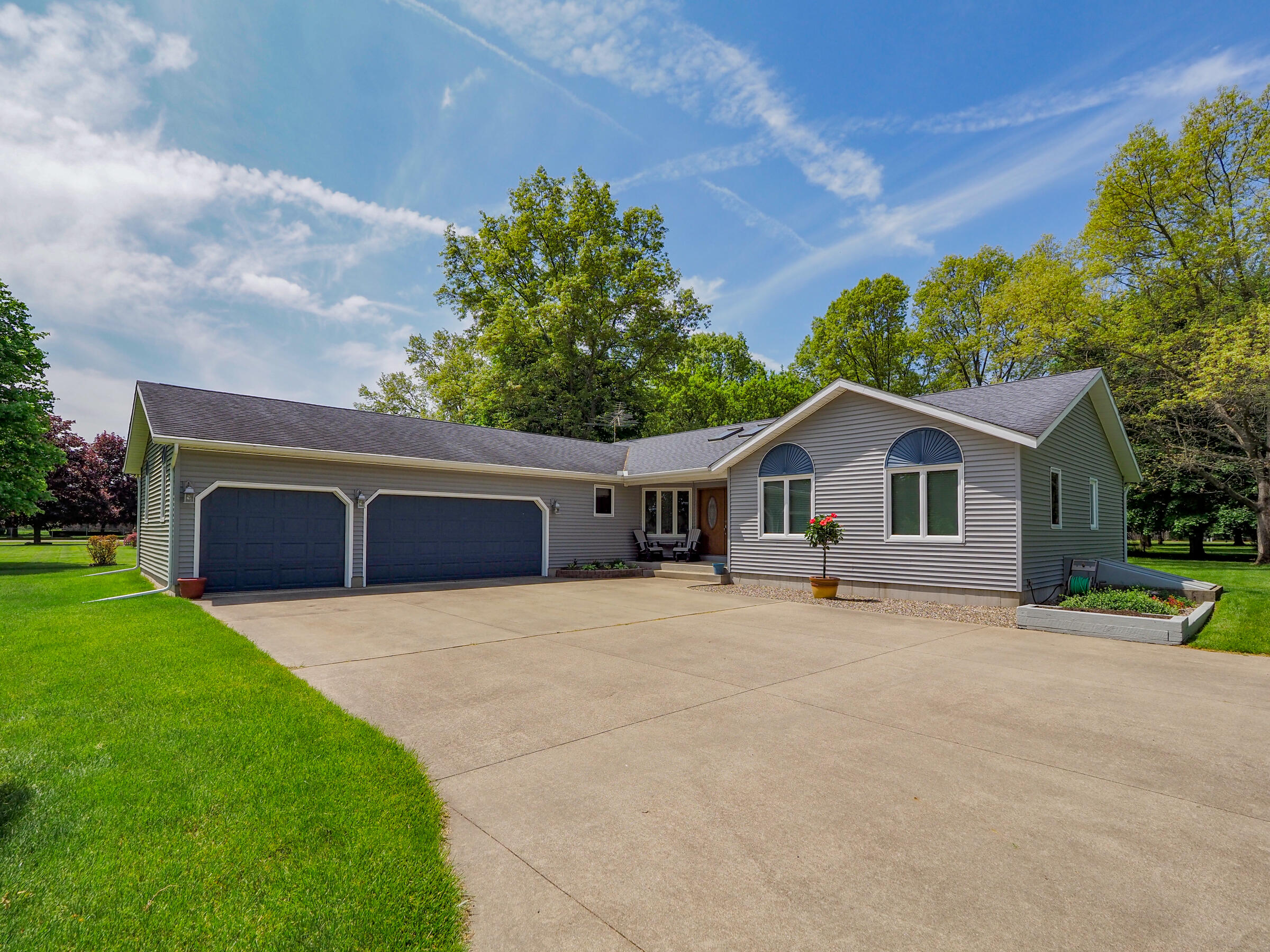 Photo 1 of 46 of 48740 County Road 652 house