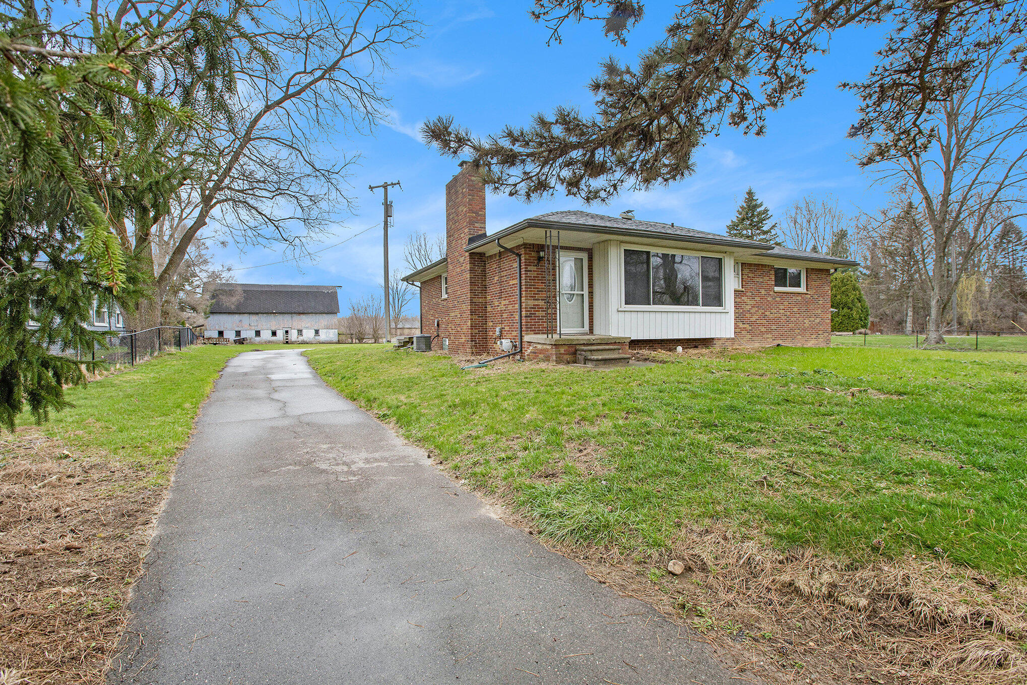 7624 6 Mile Road