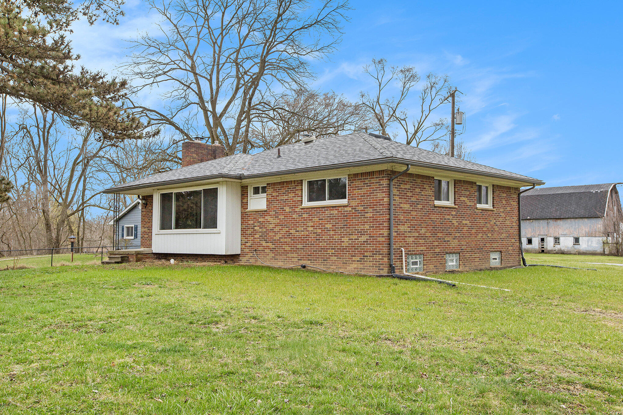 7624 6 Mile Road