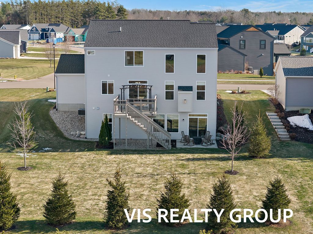 Photo of 12965 Pine Glen Drive, Grand Haven, MI 49417 (MLS # 26006109)