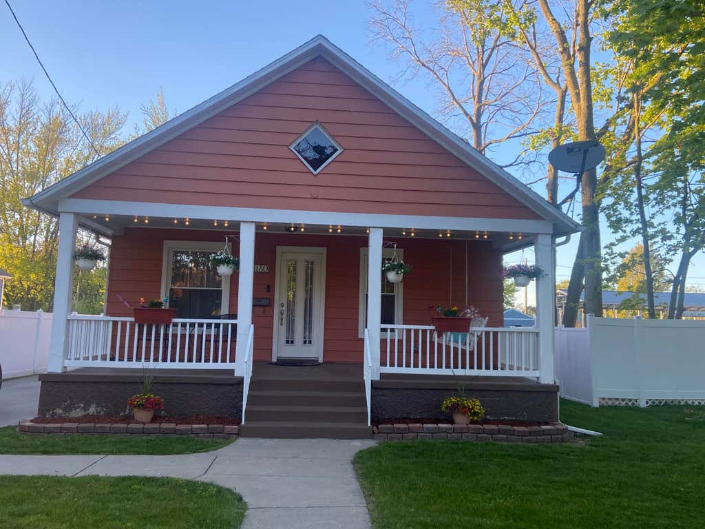Photo of 1180 W Grand Avenue, Muskegon, MI 49441 (MLS # 26021675)