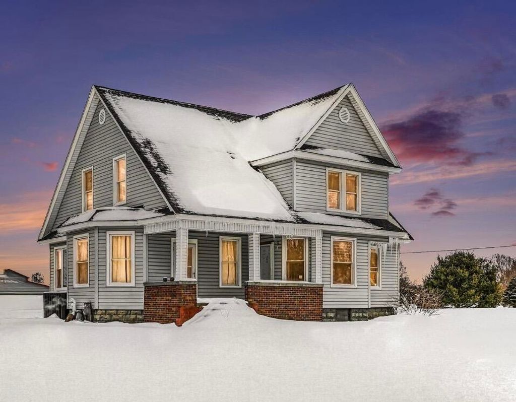 Photo of 3011 E Empire Avenue, Benton Harbor, MI 49022 (MLS # 26002713)