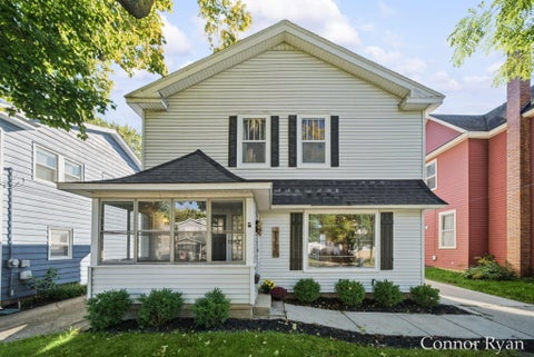 Photo for 1362 Columbia Avenue NE