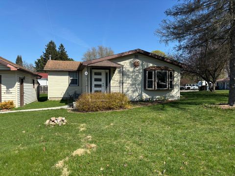 Photo of 228 W Forest Street, Edmore, MI 48829 (MLS # 26017267)