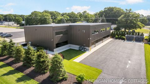 425 Douglas Avenue Holland MI 49424