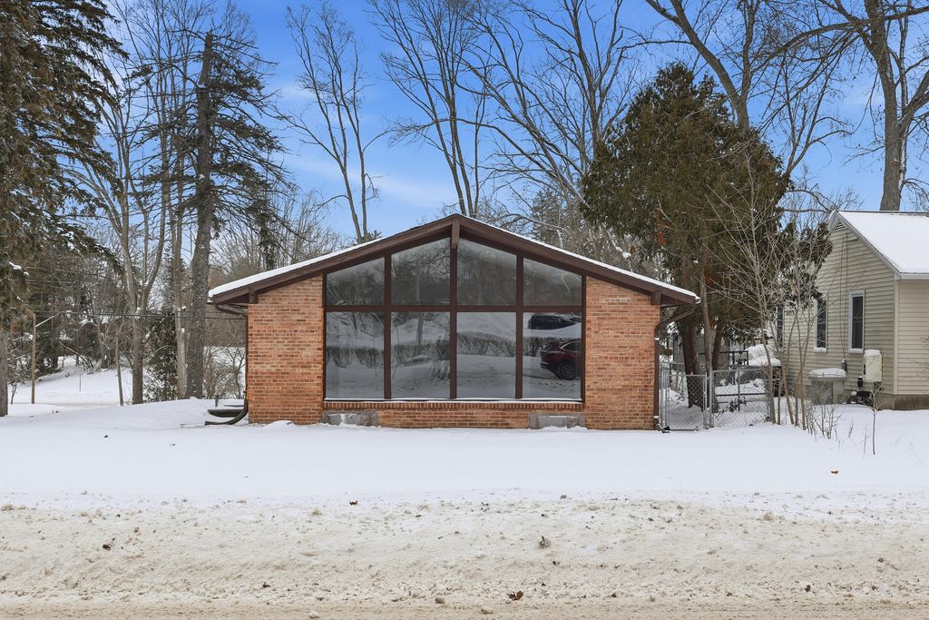 Photo of 705 Ives Avenue, Big Rapids, MI 49307 (MLS # 26005281)