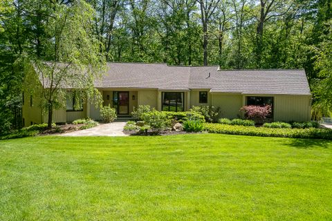3950 Maplecrest Court SE, Grand Rapids, MI 49546 - MLS#: 25022652