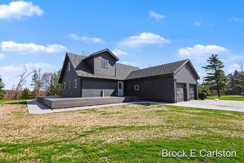 Photo of 3233 Becker Road, Muskegon, MI 49445 (MLS # 26016675)