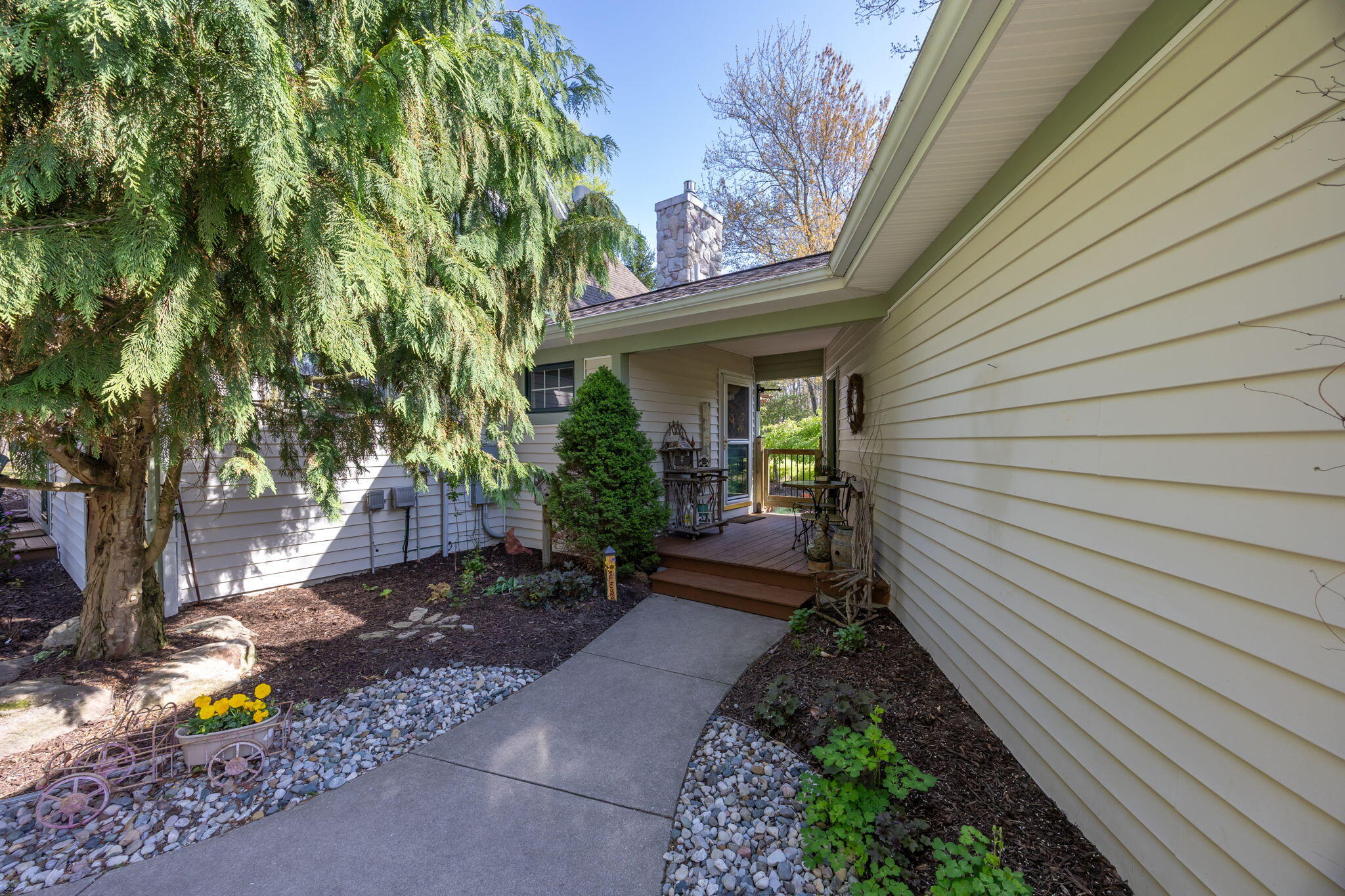 9362 Clubhouse Drive W