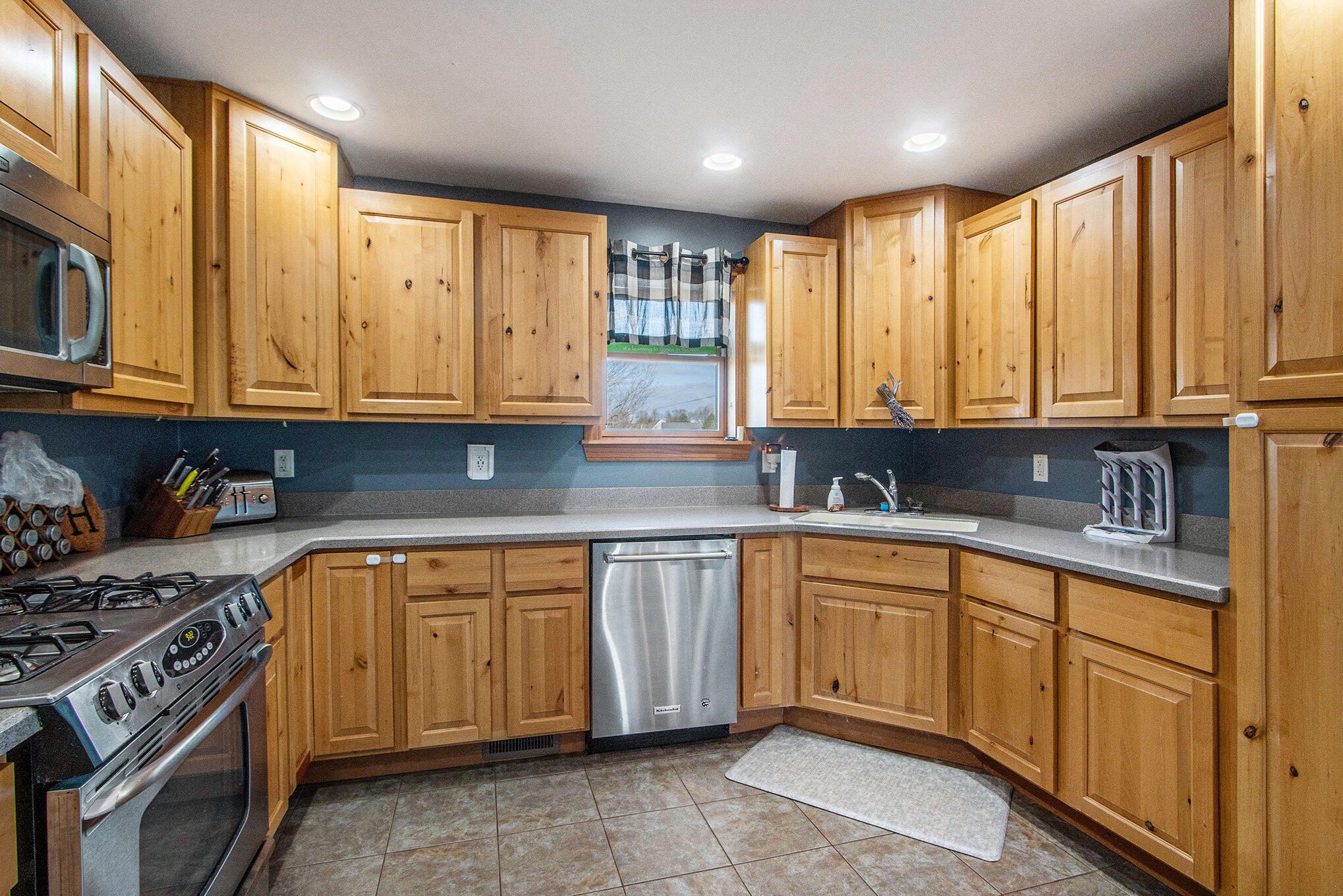 Marshall, Michigan 49068, United States, 3 Bedrooms Bedrooms, ,3 BathroomsBathrooms,Residential,Pending,105518