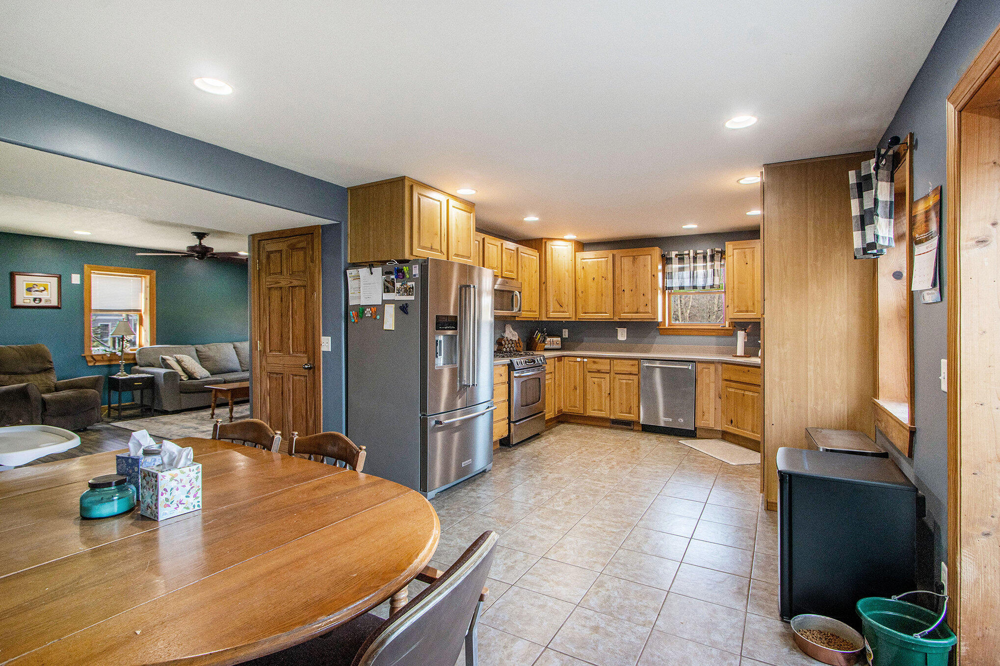 Marshall, Michigan 49068, United States, 3 Bedrooms Bedrooms, ,3 BathroomsBathrooms,Residential,Pending,105518