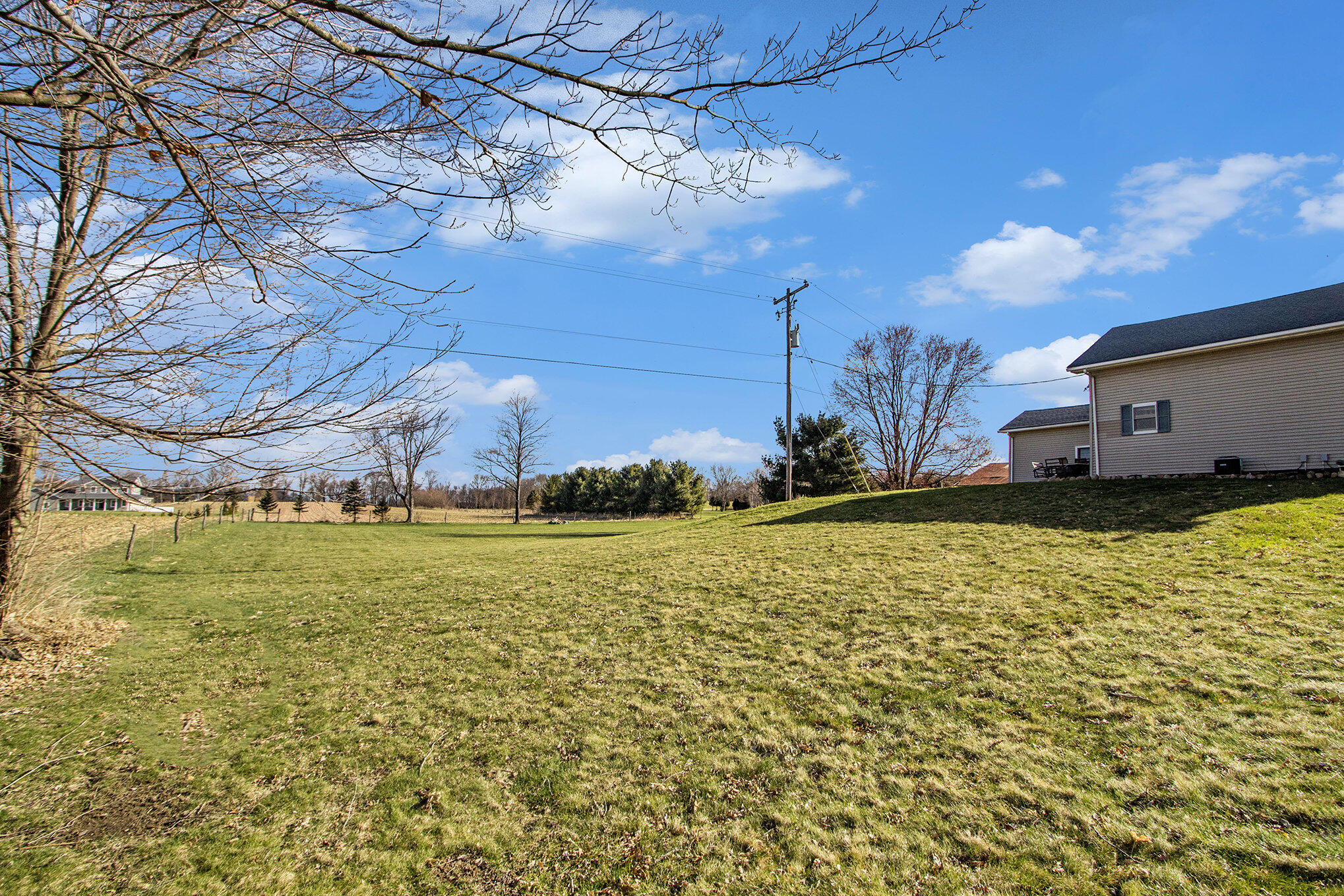 Marshall, Michigan 49068, United States, 3 Bedrooms Bedrooms, ,3 BathroomsBathrooms,Residential,Pending,105518