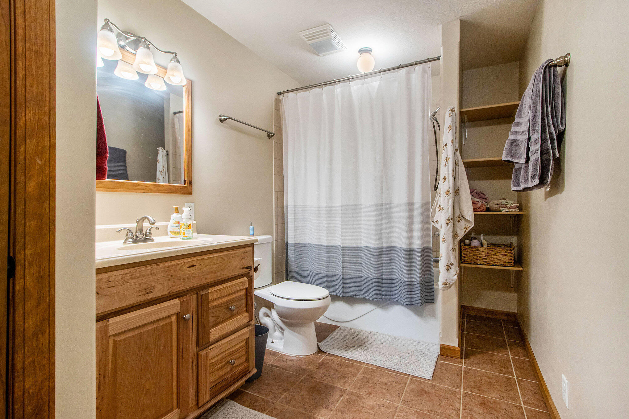 Marshall, Michigan 49068, United States, 3 Bedrooms Bedrooms, ,3 BathroomsBathrooms,Residential,Pending,105518