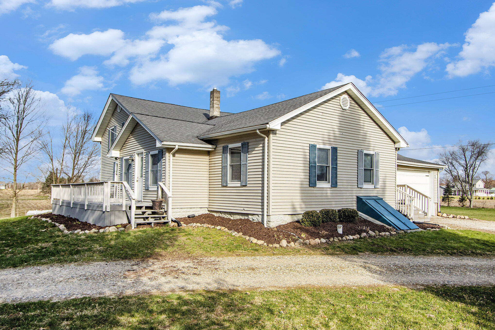 Marshall, Michigan 49068, United States, 3 Bedrooms Bedrooms, ,3 BathroomsBathrooms,Residential,Pending,105518