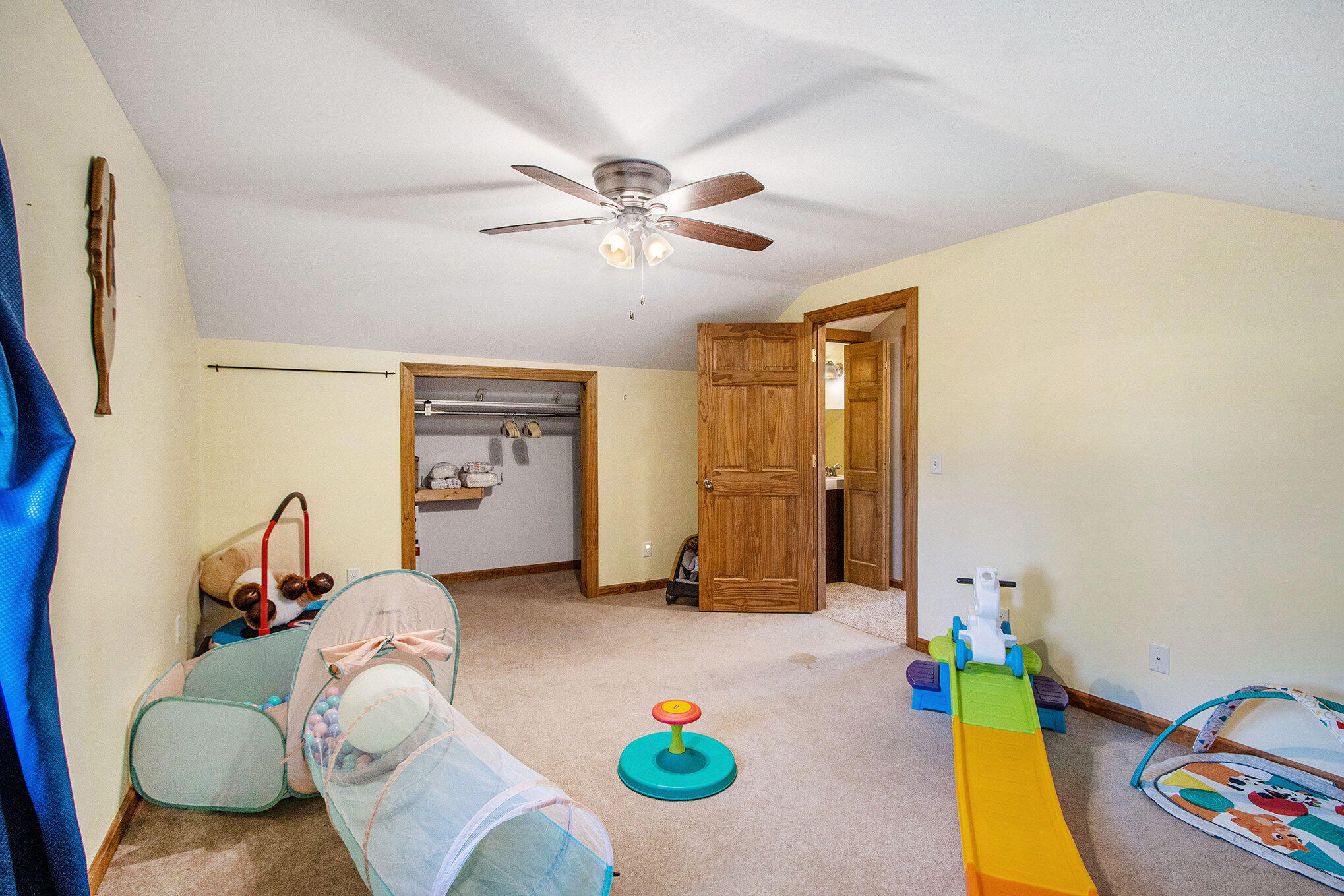 Marshall, Michigan 49068, United States, 3 Bedrooms Bedrooms, ,3 BathroomsBathrooms,Residential,Pending,105518