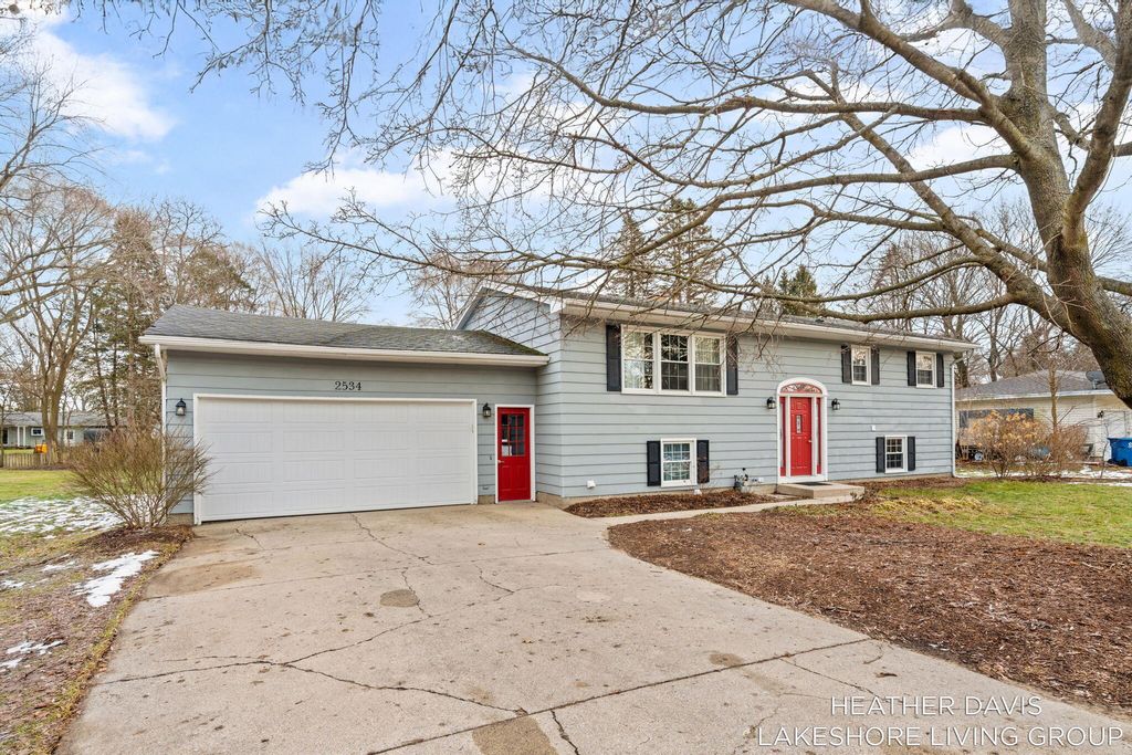 Photo of 2534 William Avenue, Holland, MI 49424 (MLS # 26001769)