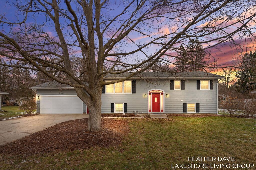 Photo of 2534 William Avenue, Holland, MI 49424 (MLS # 26001769)