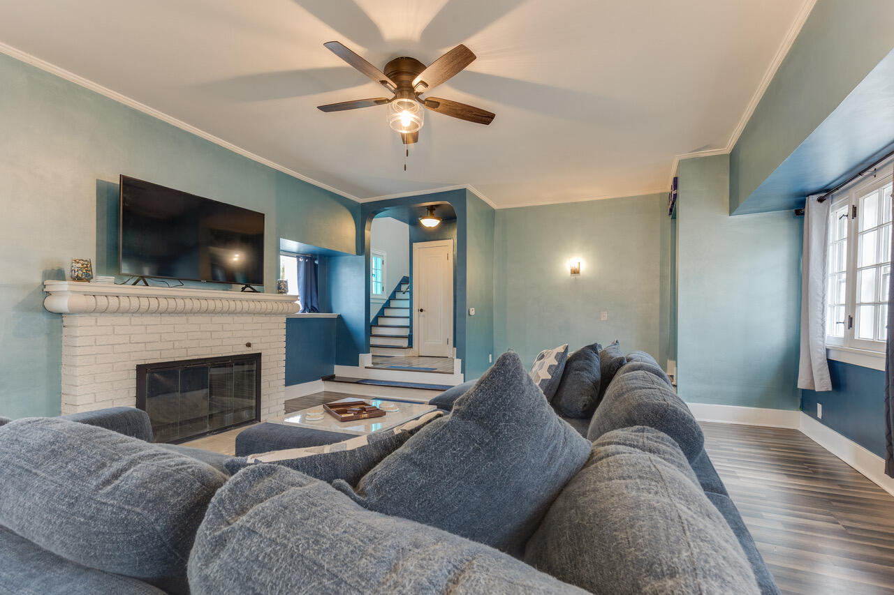 1500 W Saint Joseph Street