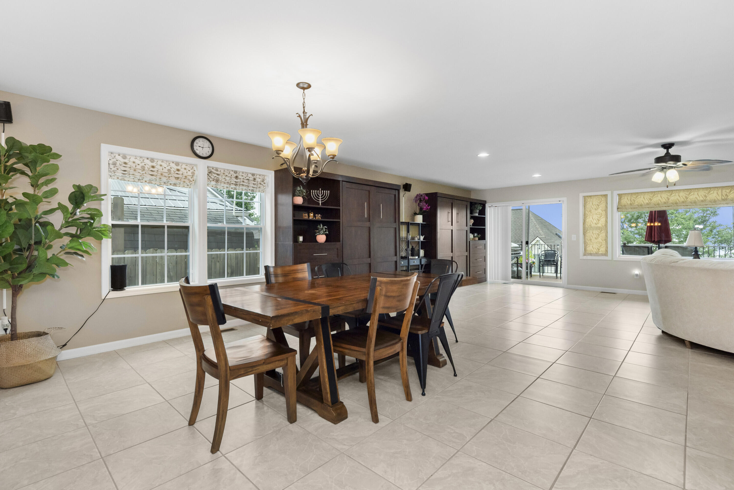 Howell, Michigan 48843, United States, 3 Bedrooms Bedrooms, ,3 BathroomsBathrooms,Residential,Active,189708