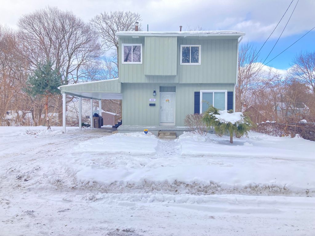 Photo of 202 Fisher Avenue, Pontiac, MI 48341 (MLS # 26003081)