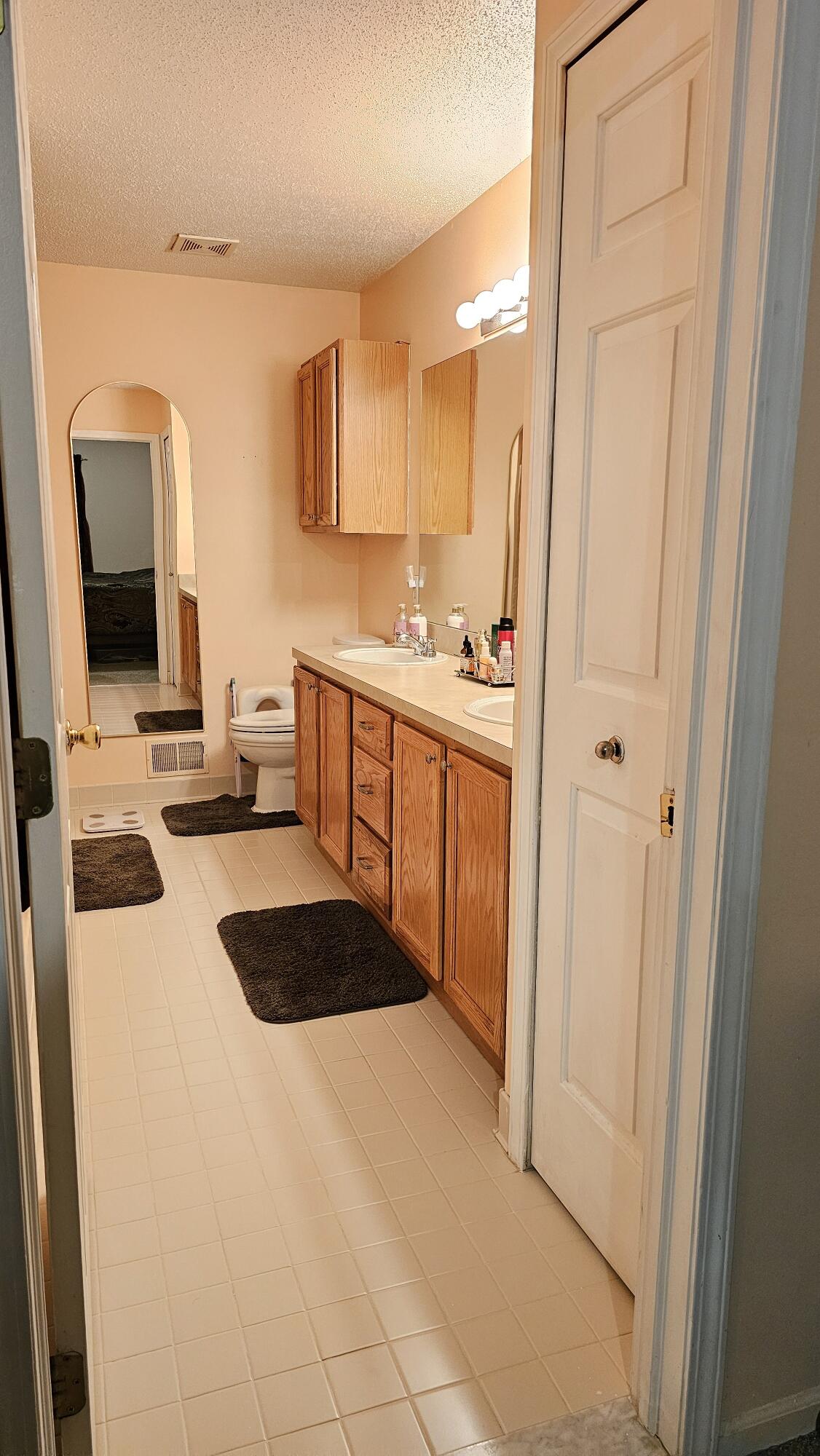 Westland, Michigan 48185, United States, 2 Bedrooms Bedrooms, ,3 BathroomsBathrooms,Residential,Active,171319