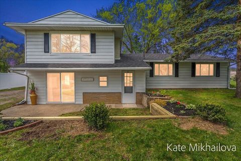Photo of 126 Blanche Avenue, Kalamazoo, MI 49001 (MLS # 26017542)