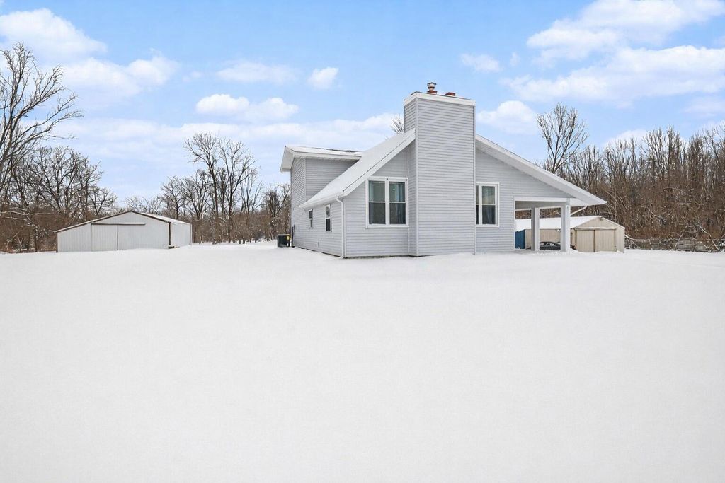 Photo of 63091 Calvin Center Road, Cassopolis, MI 49031 (MLS # 26006003)