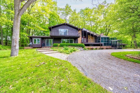 4710 Cove Road West Bloomfield MI 48323