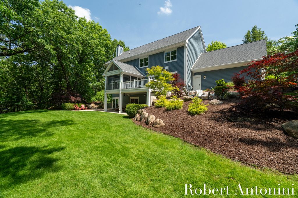 Photo of 1977 Emerald Glen Court NE, Ada, MI 49301 (MLS # 25049334)