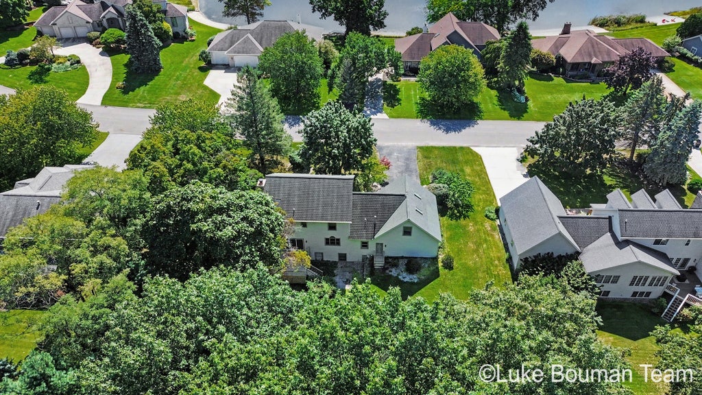 Photo of 945 Bay Ridge Drive, Holland, MI 49424 (MLS # 26049495)