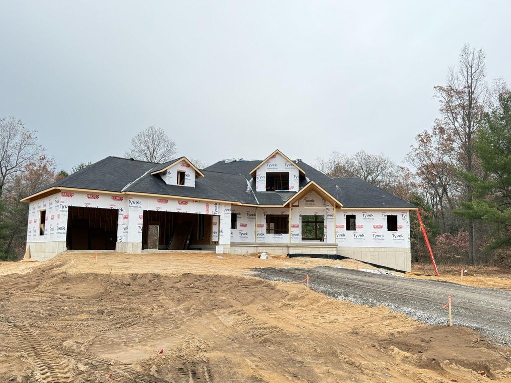 Photo of 400 Sabine Drive #8, Muskegon, MI 49442 (MLS # 25060743)