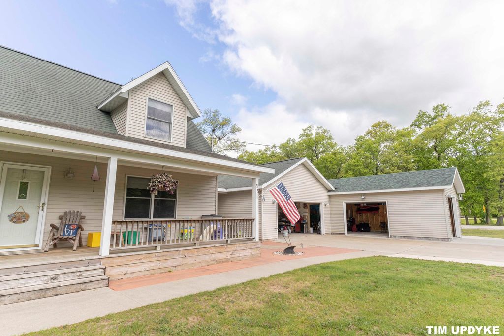 Photo of 85 S Hilton Park Road, Muskegon, MI 49442 (MLS # 26003680)