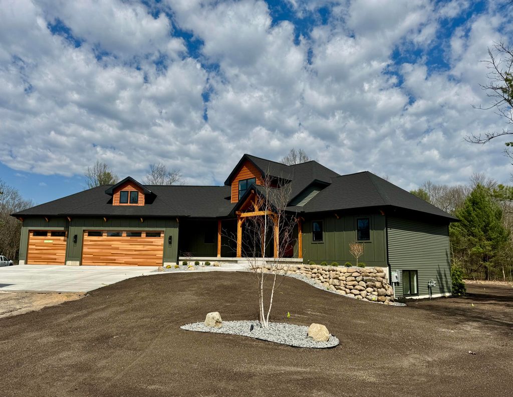 Photo of 400 Sabine Drive #8, Muskegon, MI 49442 (MLS # 26013319)