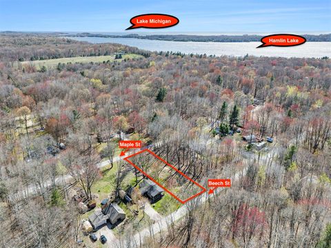 Photo of 6701 W Beech St, Ludington, MI 49431 (MLS # 25021292) Photo of 6701 W Beech St, Ludington, MI 49431 (MLS # 25021292)