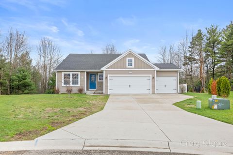 Photo of 9219 Bigleaf Drive, West Olive, MI 49460 (MLS # 26014903)