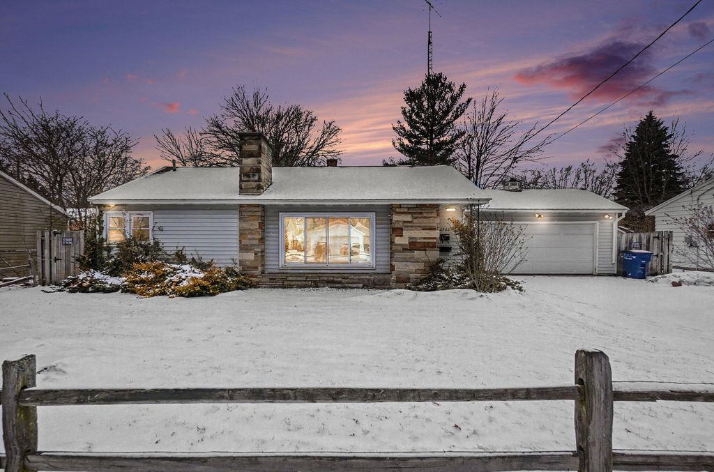 Photo of 2967 Maple Grove Road, Muskegon, MI 49441 (MLS # 26007079)